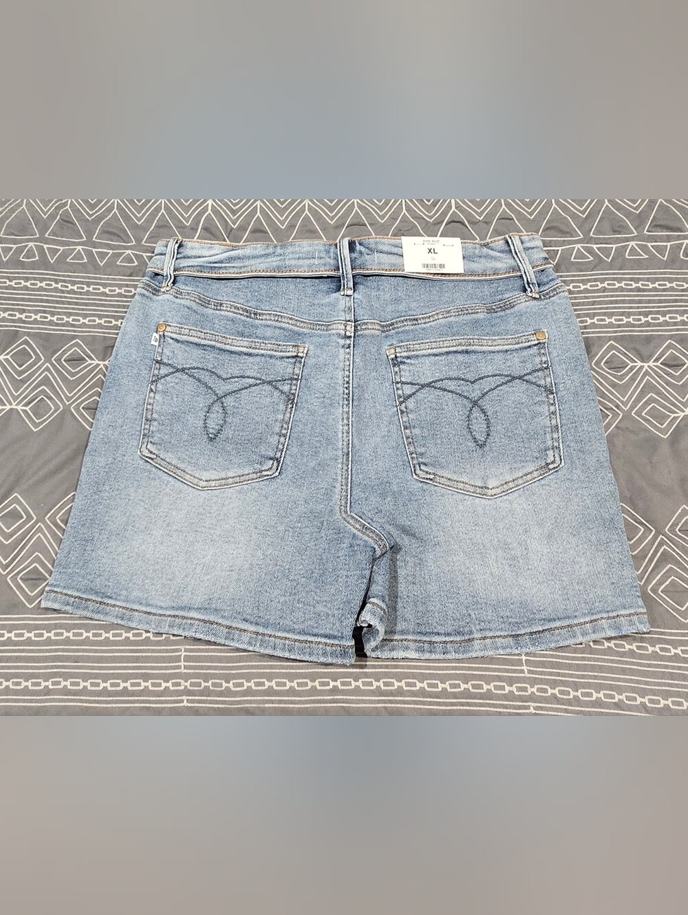 Judy Blue High Waisted Slim Shorts With Foldover Waistband Size XL - Picture 7 of 10